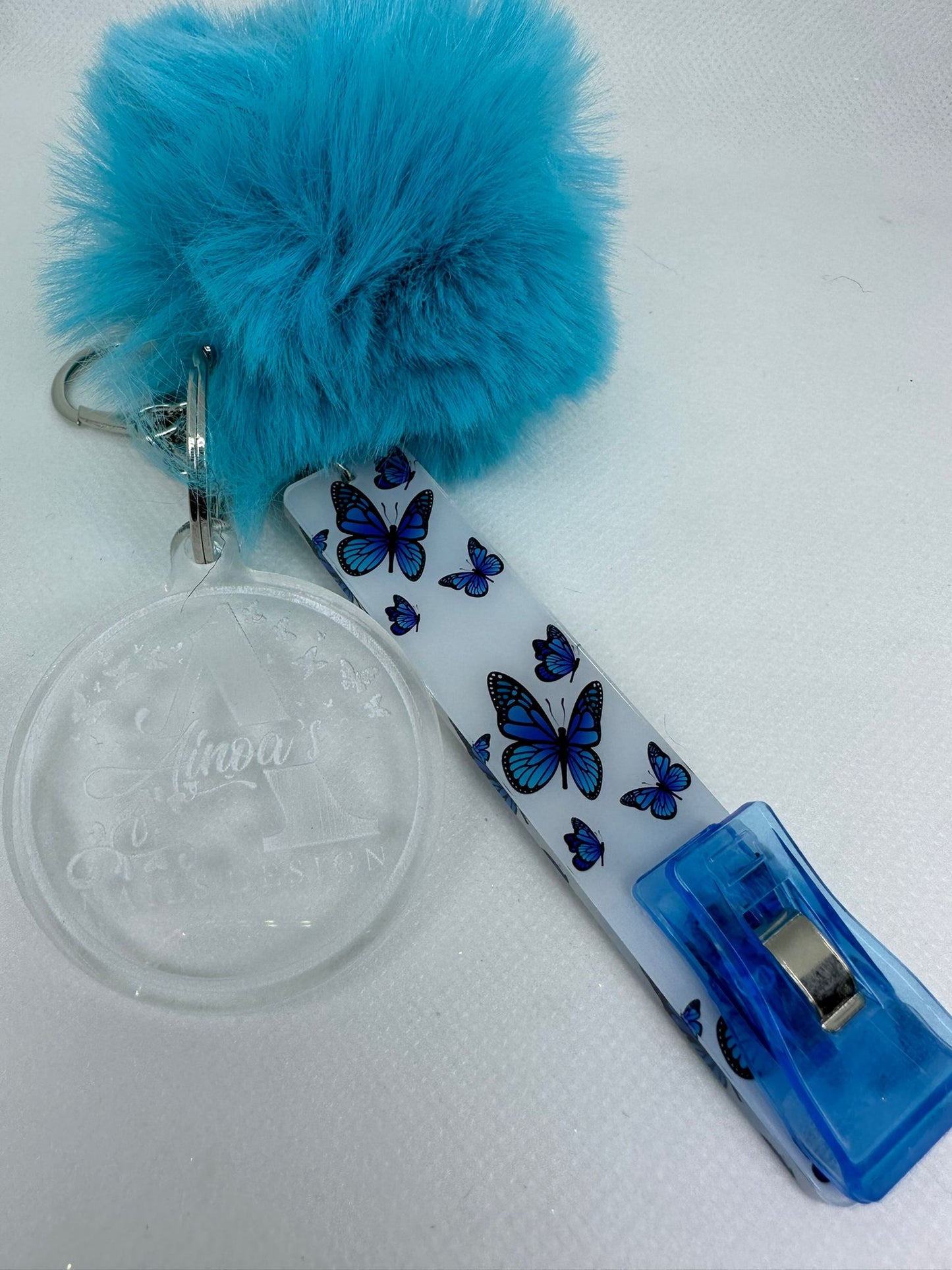 Ainoa's Nail-Saver Card Puller Keychain - Light Blue