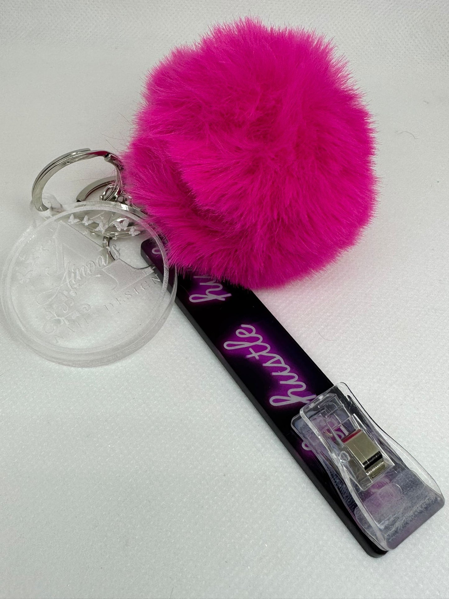 Ainoa's Nail-Saver Card Puller Keychain - Fuschia